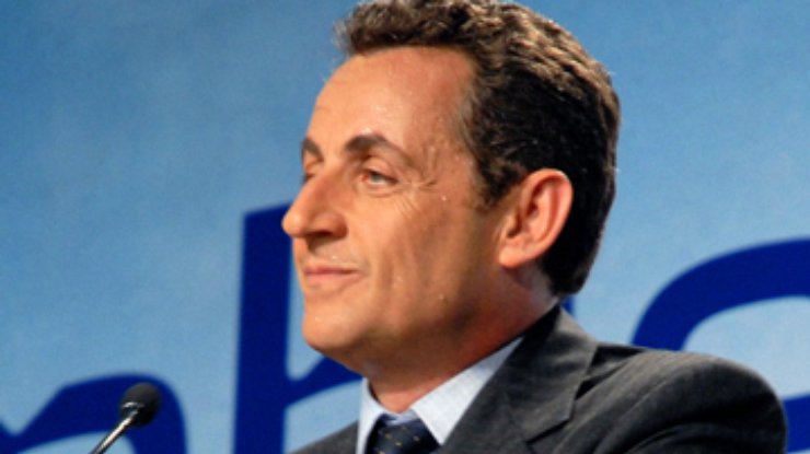 Николя Саркози решил отказаться от высоких телохранителей