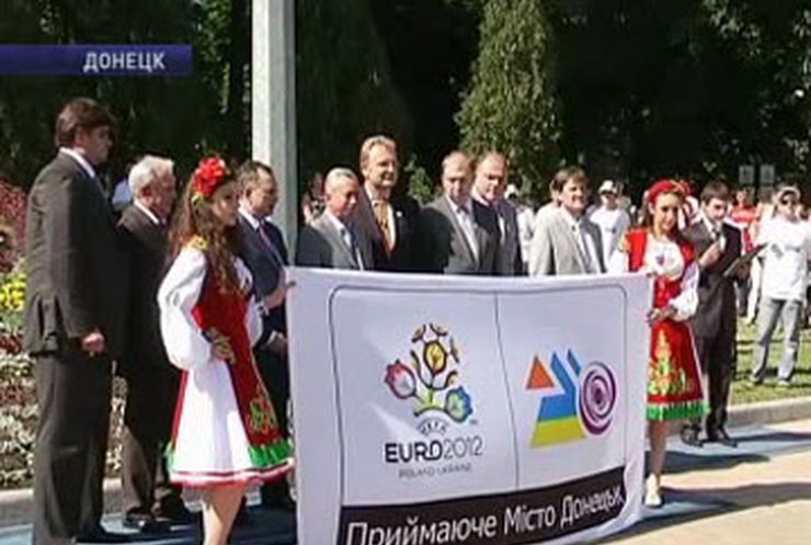 Львов и Донецк представили логотипы к Евро-2012
