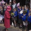 Британцы всенародно празднуют день рождения королевы