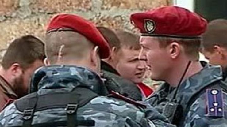 В Киеве "Беркут" ворвался на репетицию комедийного шоу