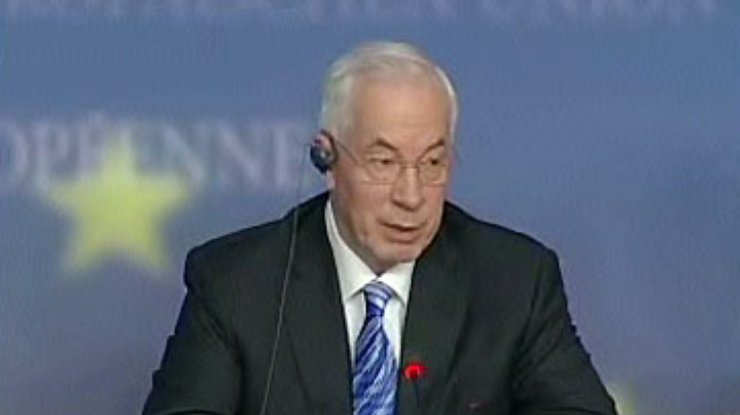 Азаров: "Нафтогаз" банкротом не будет, с RUE Украина "договорится"