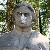 Неизвестные повредили памятник Крупской в Киеве