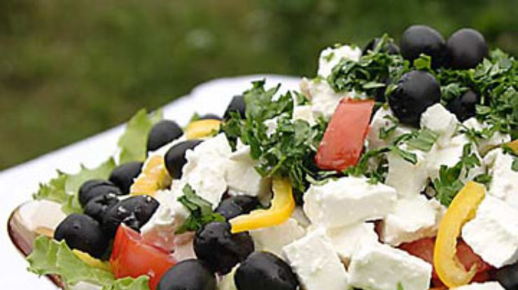 На Крите приготовили рекордный салат весом 12 тонн