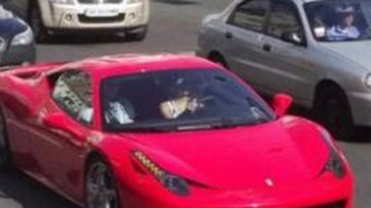Дочь Черновецкого купила Ferrari за 2,5 миллиона гривен