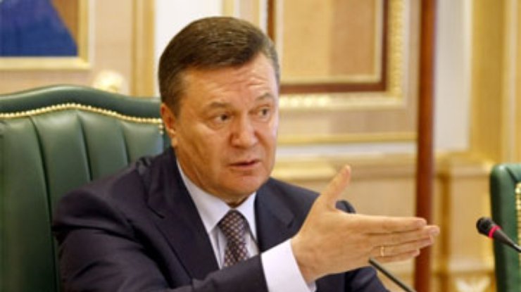 Янукович поругал Азарова за Пенсионный фонд
