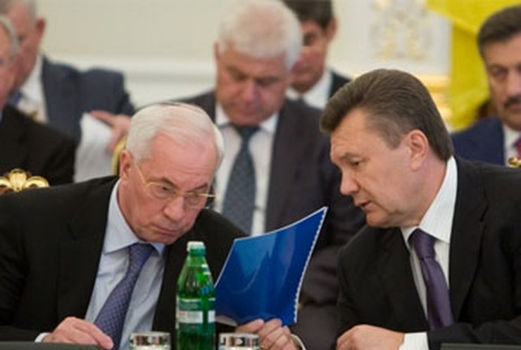 Сегодня Янукович проэкзаменует Азарова
