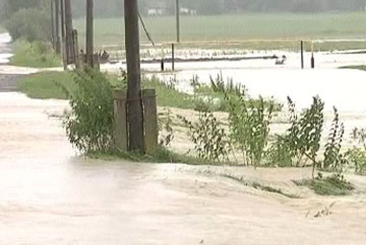 В Черновицкой из-за наводнений объявлено чрезвычайное положение