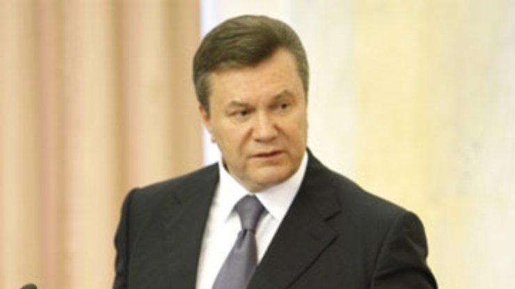 Янукович обязал главу МВД срочно выучить украинский