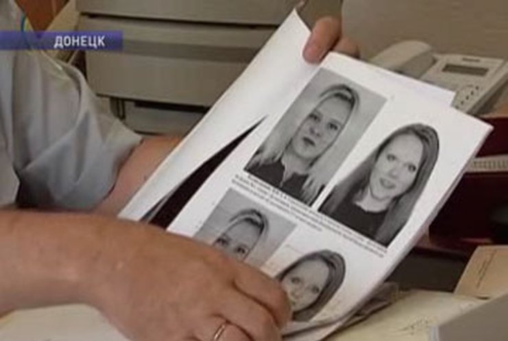 В Донецке у девушки забрали паспорт, не опознав ее по фотографии