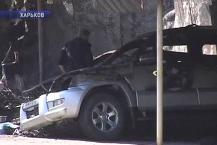 В Харькове сгорели одиннадцать машин