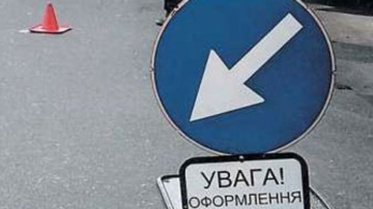 На Волыни легковушка врезалась в автобус