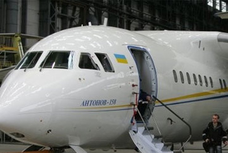 На авиасалоне "Фарнборо" Украине заказали два десятка Ан-158
