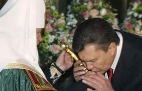 Патриарх Кирилл прилетел в Крым к Януковичу