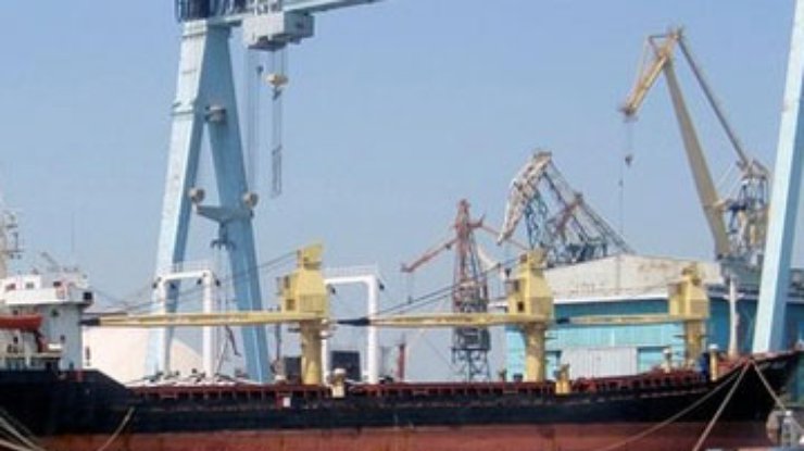 В Греции из-под ареста освободили украинских моряков