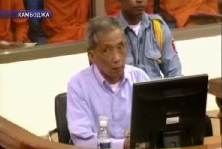 Главному тюремщику "красных кхмеров" дали 35 лет