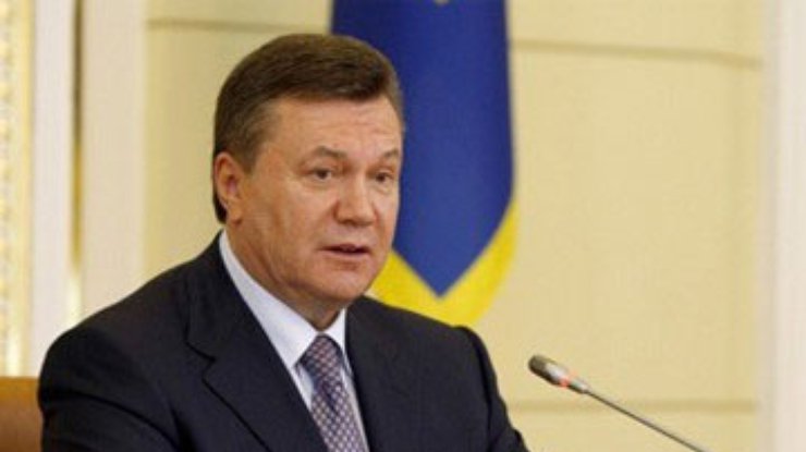 Янукович написал ответ блогерам: "Надо делом заниматься"
