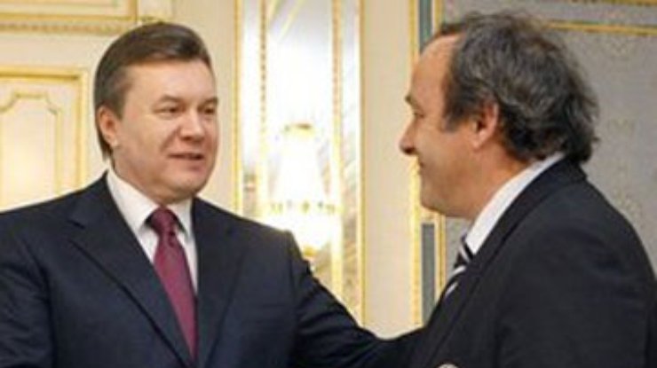Янукович пообещал Платини, что с Евро-2012 все будет хорошо