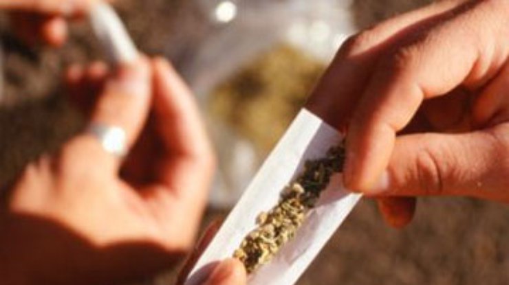 75% украинцев против легализации легких наркотиков
