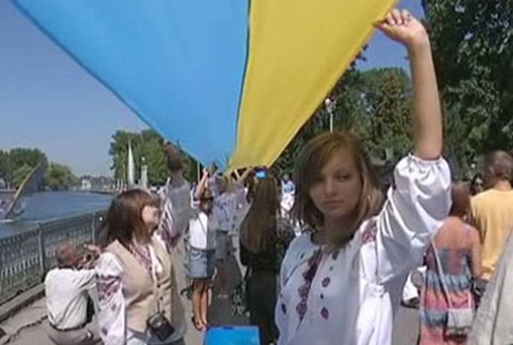В Тернополе изготовили самый большой государственный флаг