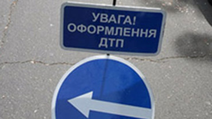 На Харьковщине перевернулся автобус, травмированы 7 человек