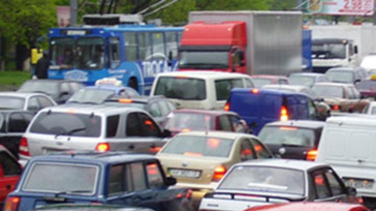 В Киеве возникла километровая пробка