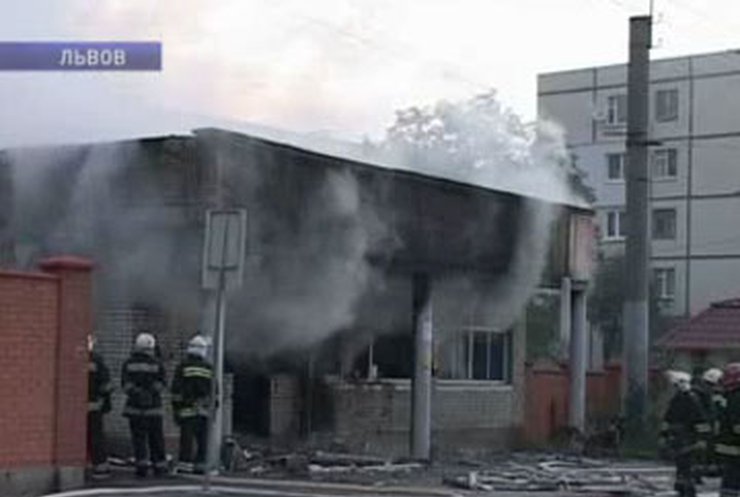 Во Львове сгорел магазин пиротехники