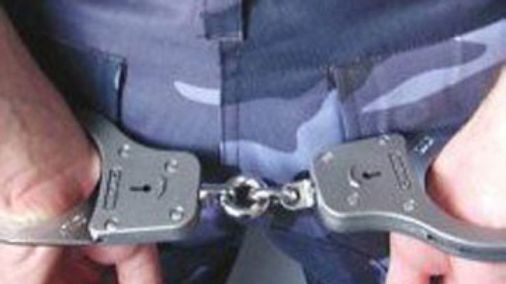 Житель Винницы на улице избил пятерых девушек