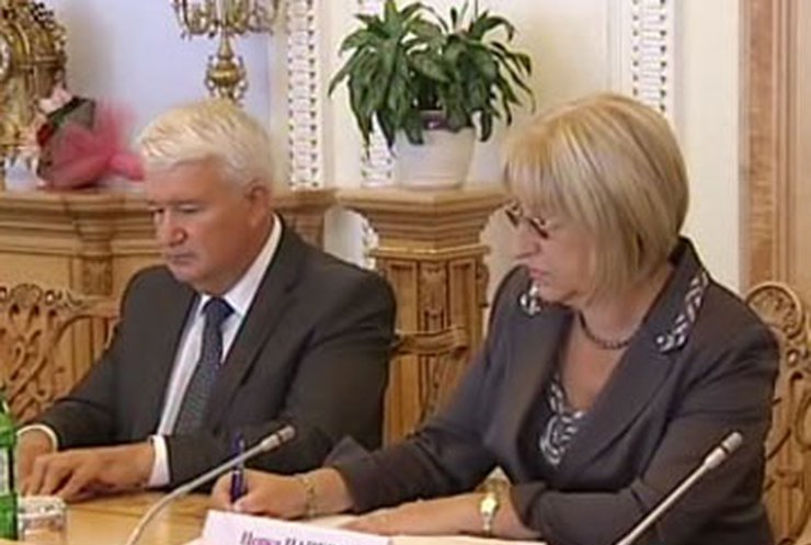 Литвин пообещал теснее дружить с болгарским парламентом