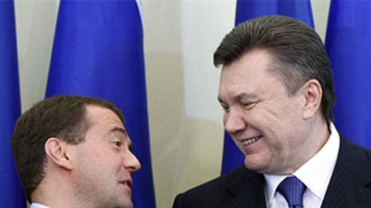 Янукович и Медведев решили упростить пересечение границы
