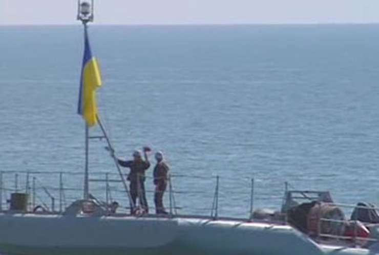 На палубе украинского десантного корабля прогремел взрыв