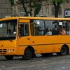 Во Львове маршрутка въехала в жилой дом