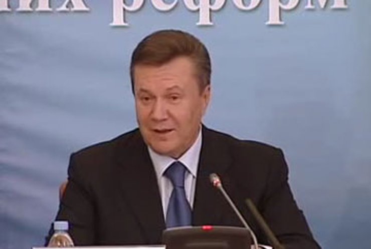 Виктор Янукович решил бороться с бюрократией