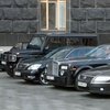 Азаров запретил министрам покупать машины