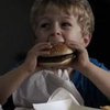 В австралийской социальной рекламе гамбургер сравнили с героином