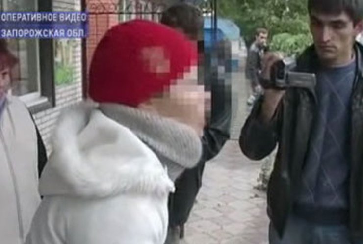 Алкоголики в Запорожской области пытались продать двухлетнего ребенка