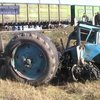 В Запорожской области товарный поезд протаранил трактор