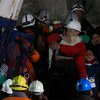 Первых чилийских шахтеров подняли на поверхность