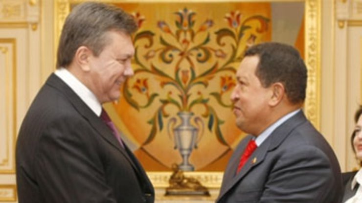 Чавес назвал Януковича другом
