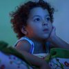 Психологи бьют тревогу: дети "приклеены" к телевизору