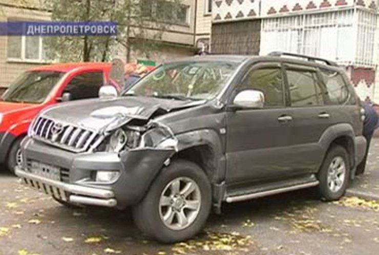 В Днепропетровске джип насмерть сбил троих женщин на пешеходном переходе