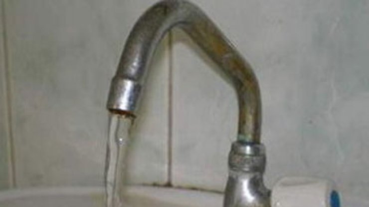 Из киевских кранов может потечь зеленая вода