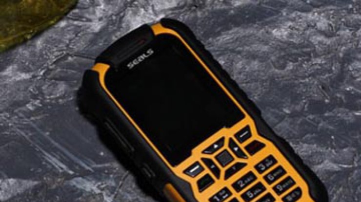 Seals VR7: "внедорожный" телефон с приёмником GPS