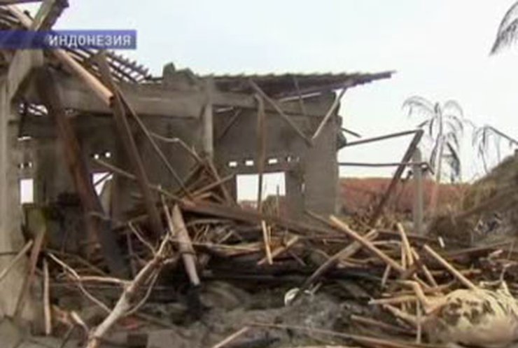 Жертвами цунами в Индонезии стали 340 человек