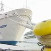 Украинские моряки готовятся покинуть судно "Дельфин".