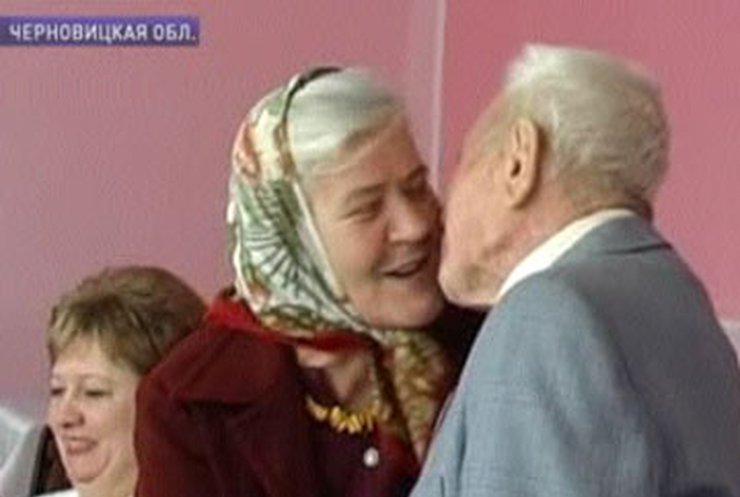 В Черновцах 58-летняя история любви закончилась свадьбой