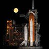 В NASA хотят, чтобы шаттл совершил еще один полет в 2011 году