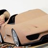 Porsche показала макет гибридного суперкара