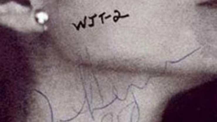 На аукцион выставили пластинку Леннона с автографом для его убийцы