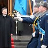 Янукович поздравил военных: Мы остановили разрушение армии