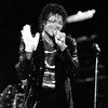 Перчатка Майкла Джексона продана за 330 тысяч долларов